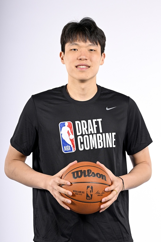 杨瀚森收到原有安排之外更多球队的面试邀请 明后两天有2场对抗赛